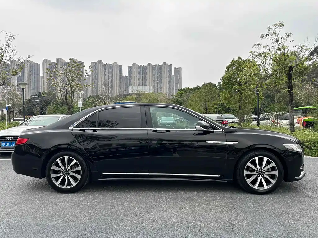 LINCOLN CONTINENTAL 2017