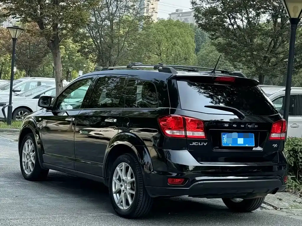 DODGE JCUV 2015