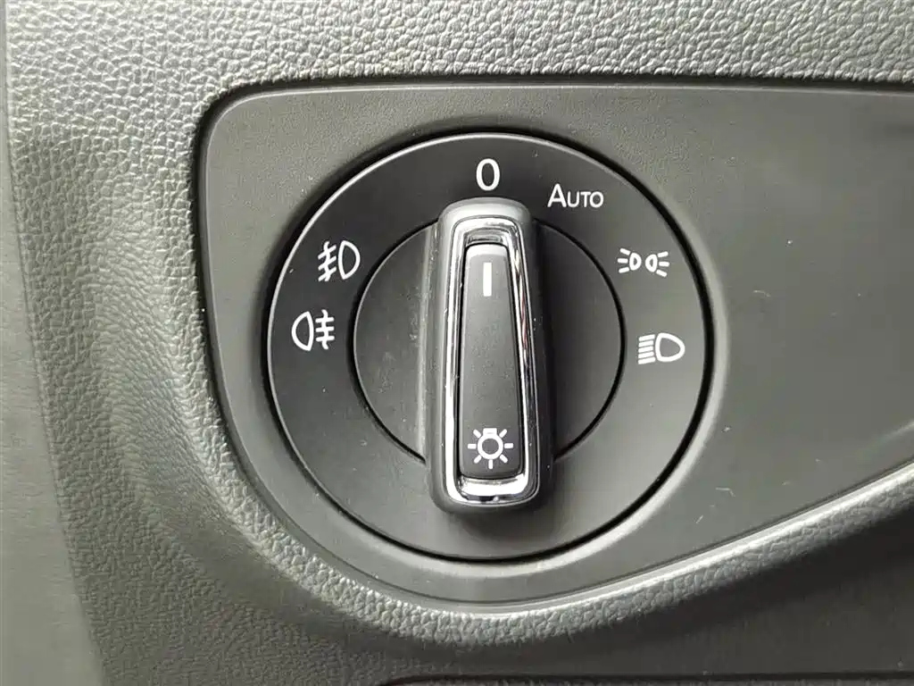 VOLKSWAGEN TOURAN 2020
