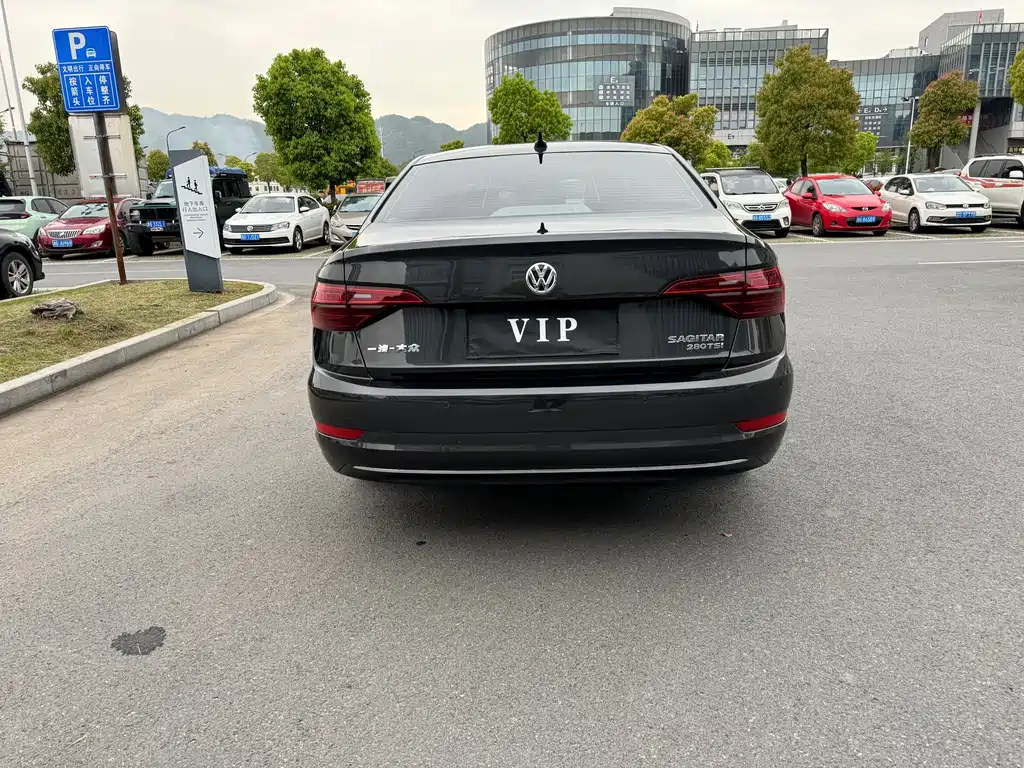 VOLKSWAGEN SAGITAR 2021