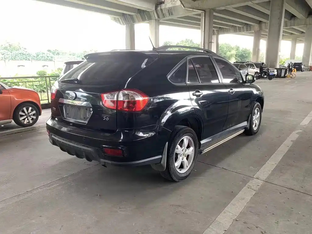 BYD S6 2013