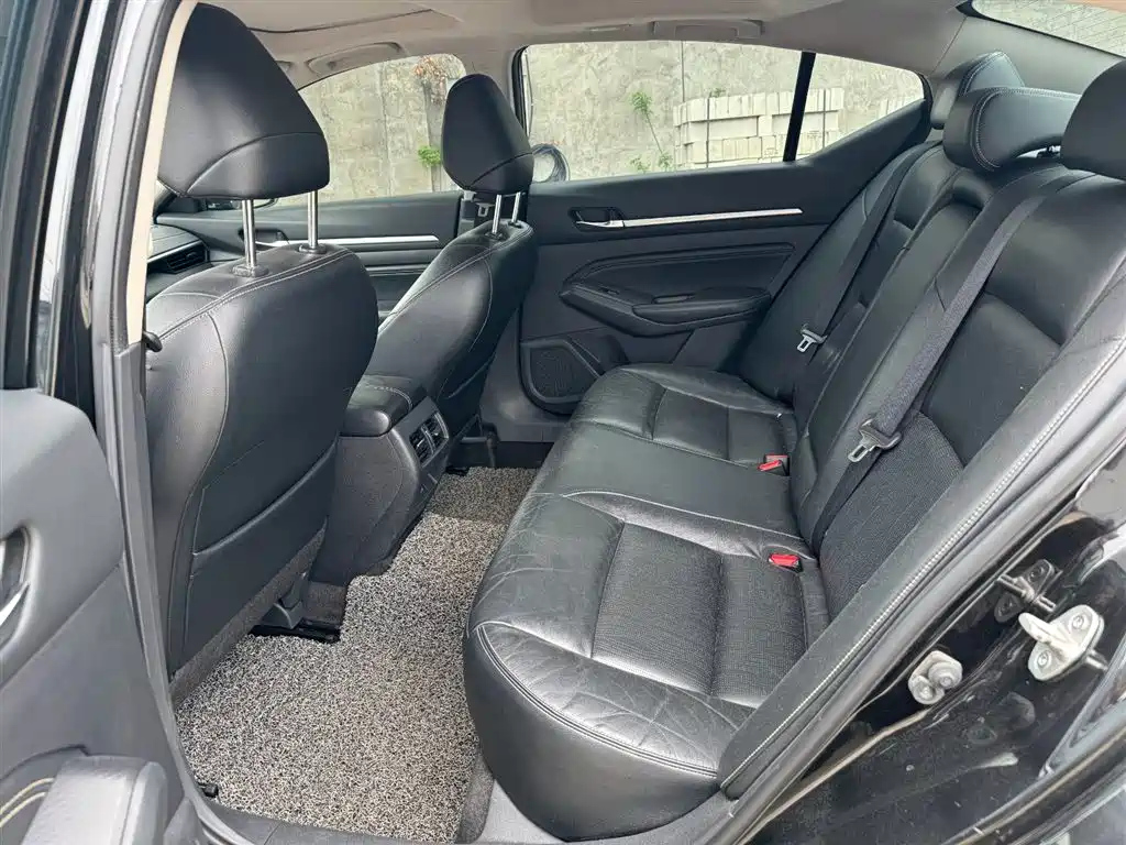 NISSAN TEANA 2019