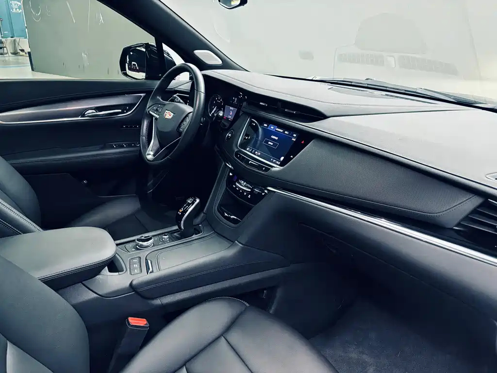 CADILLAC XT6 2021