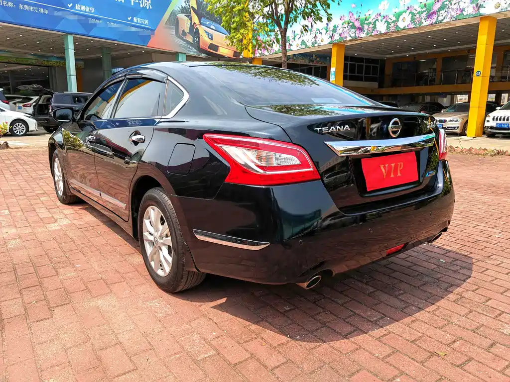 NISSAN TEANA 2016