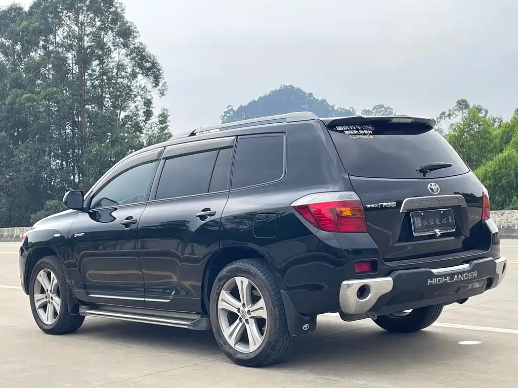TOYOTA HIGHLANDER 2010