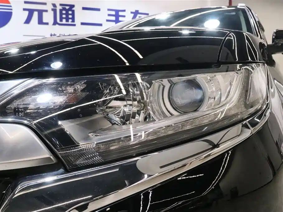 MITSUBISHI OUTLANDER 2019