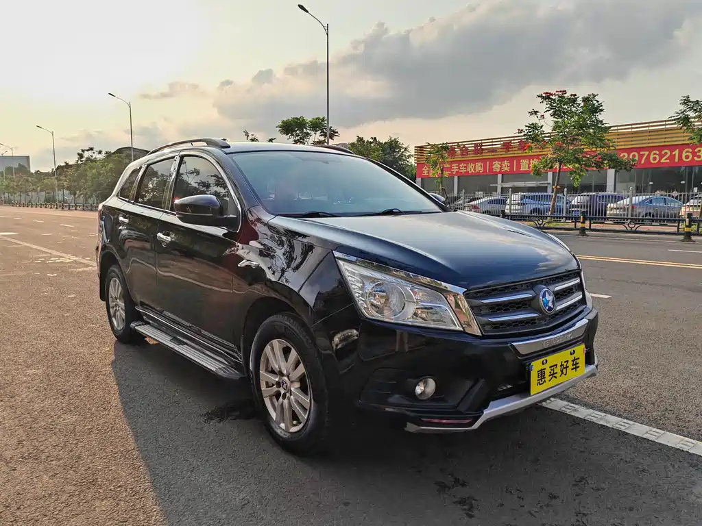 VENUCIA T70 2016