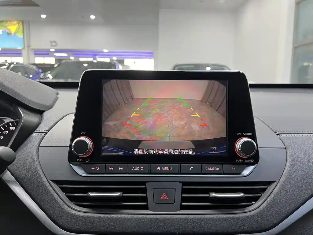 NISSAN TEANA 2020