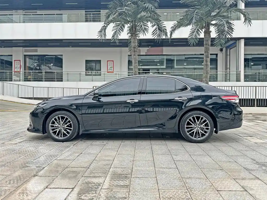 TOYOTA CAMRY 2022