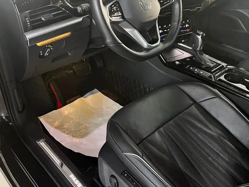 VOLKSWAGEN PASSAT 2022