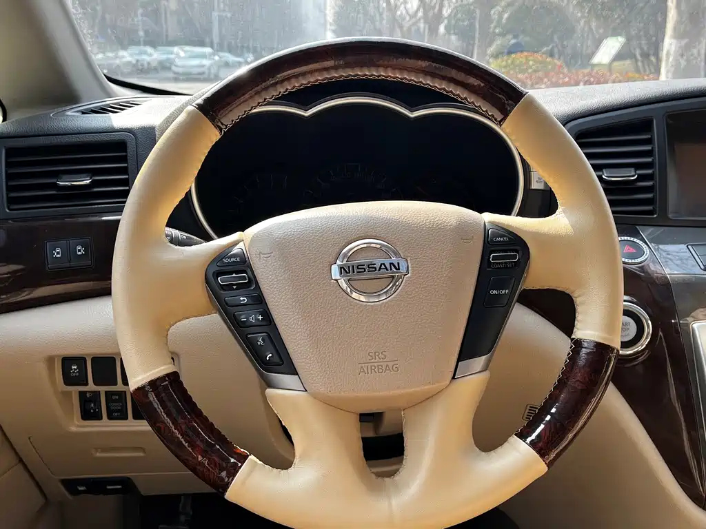 NISSAN QUEST 2014