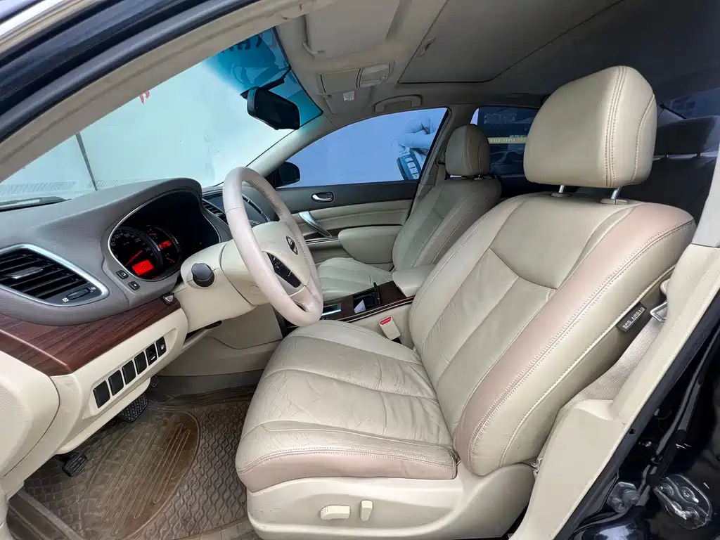 NISSAN TEANA 2010