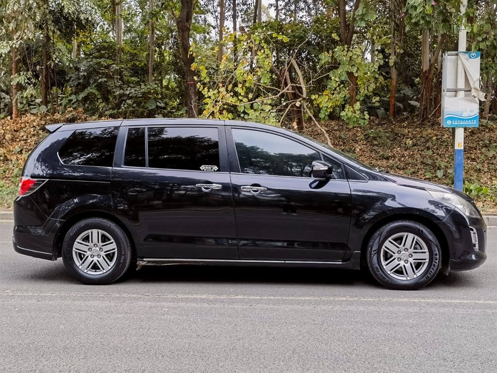 MAZDA 8 2011
