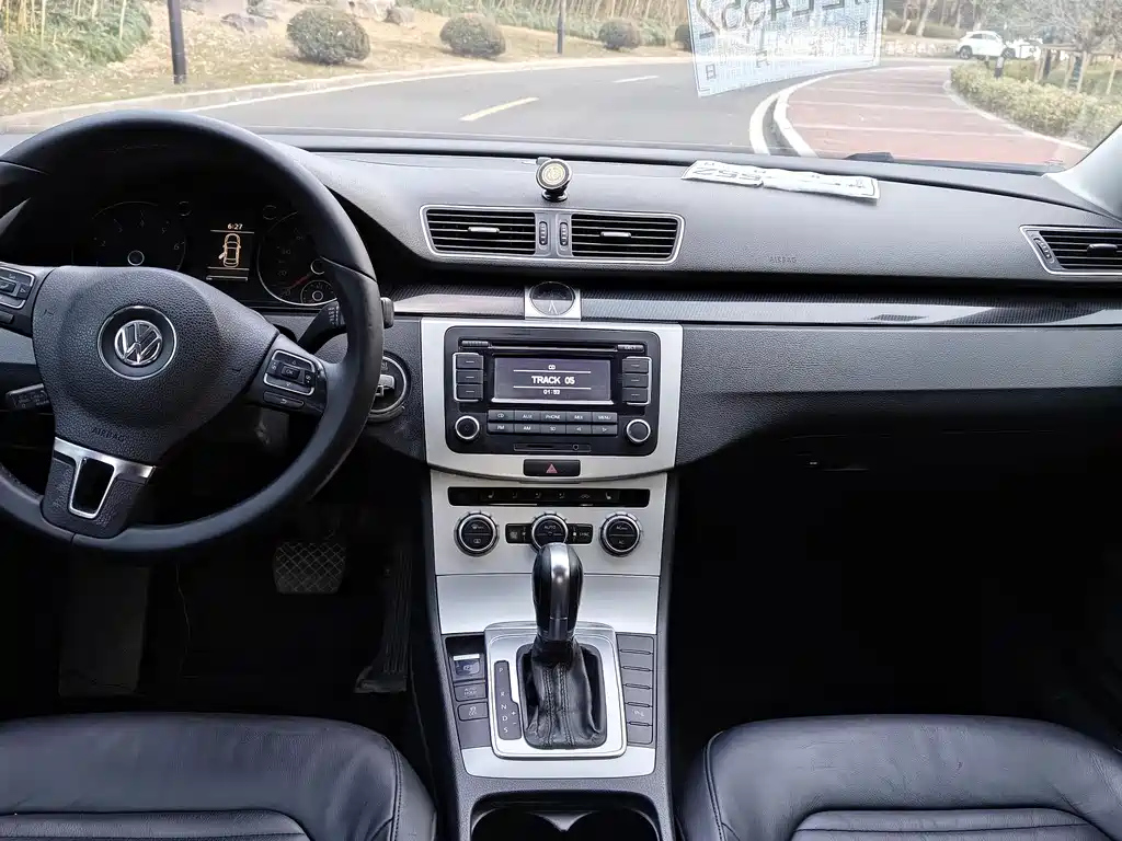 VOLKSWAGEN MAGOTAN 2012