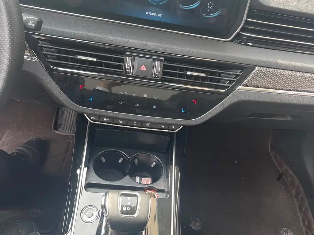 HONGQI HS5 2022