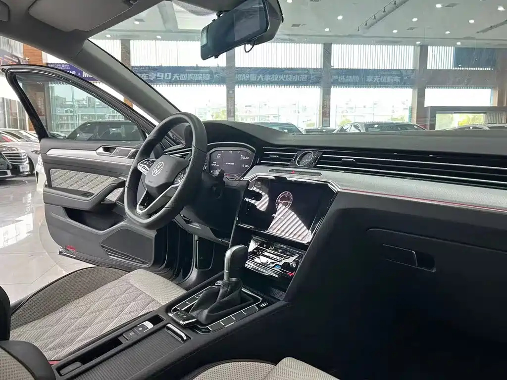 VOLKSWAGEN MAGOTAN 2023