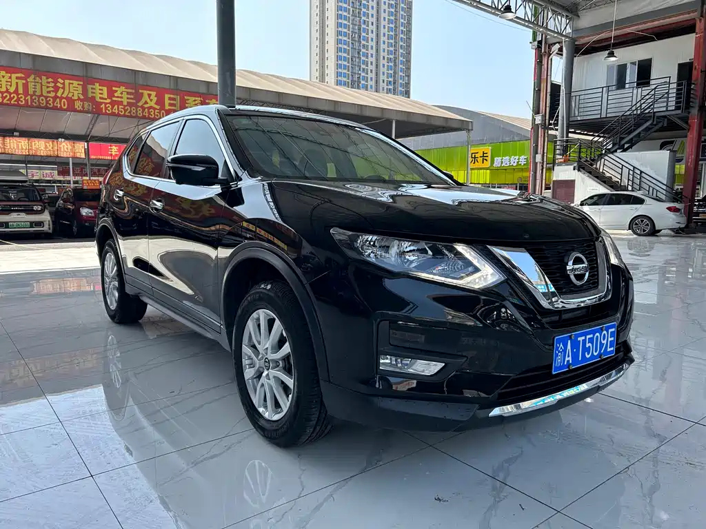 NISSAN X-TRAIL 2018
