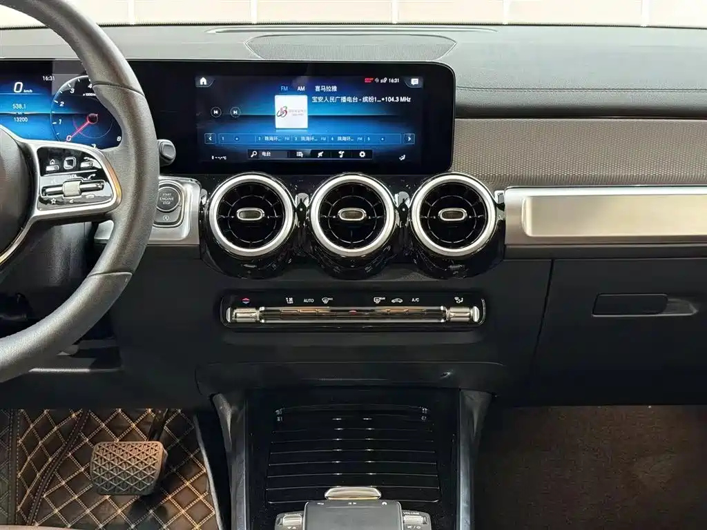 MERCEDES BENZ GLB 2022