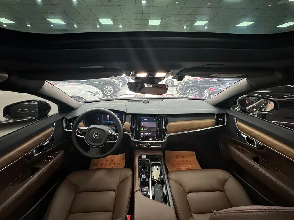 VOLVO S90 2022