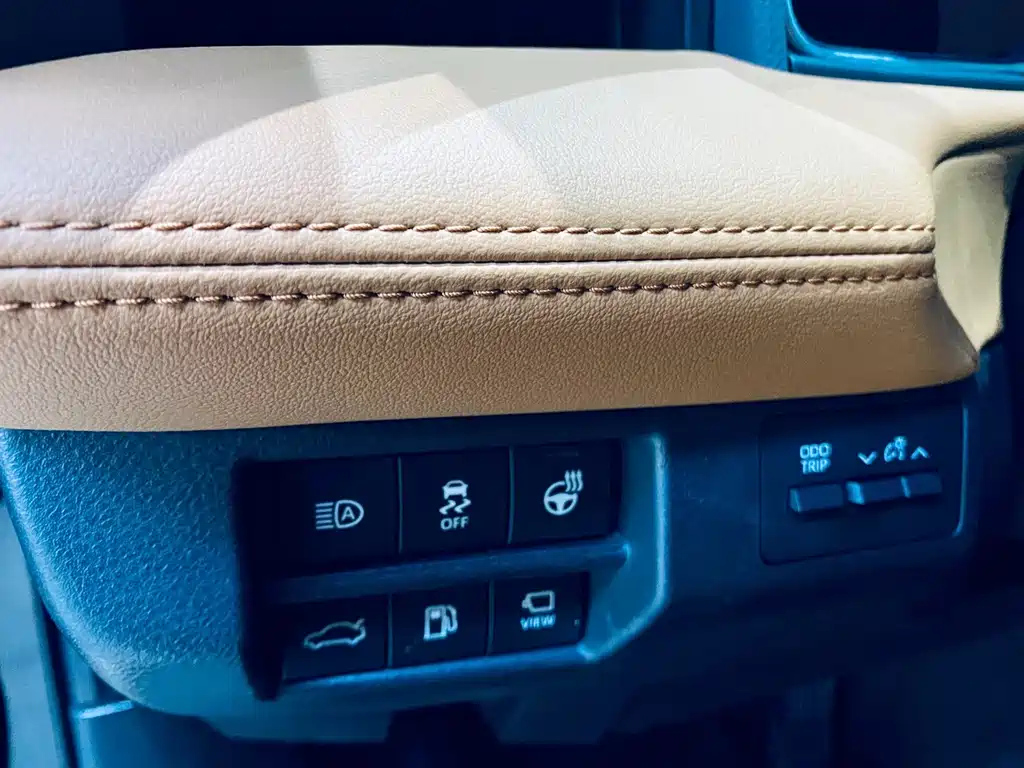 TOYOTA AVALON 2019