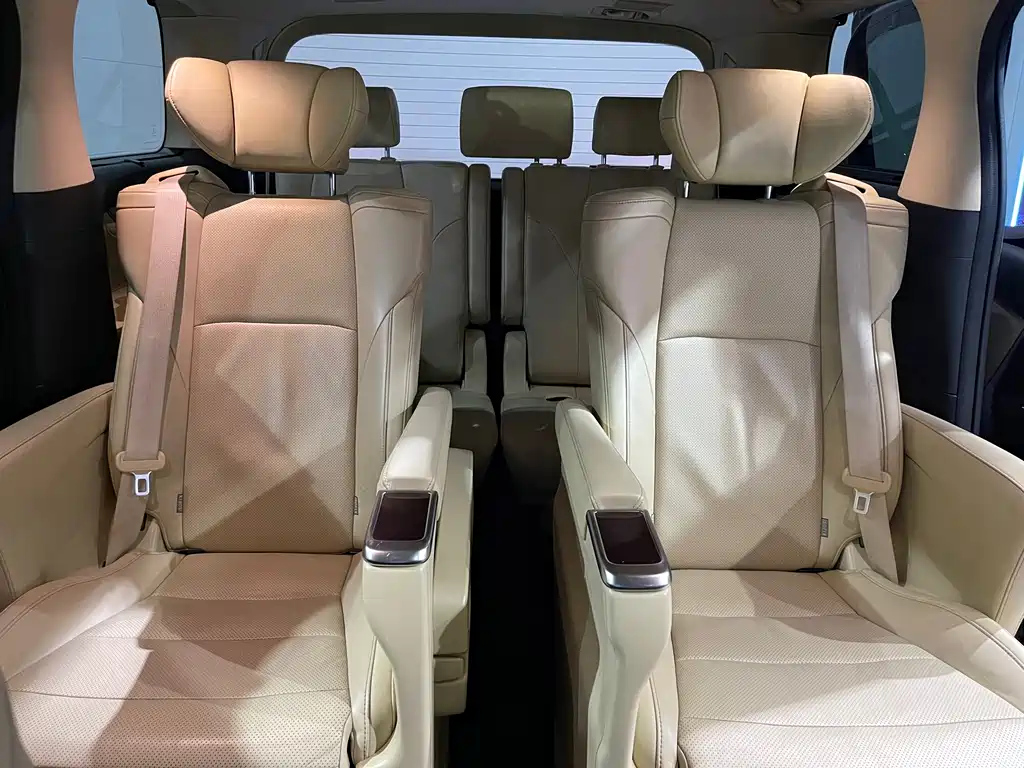 TOYOTA ALPHARD 2018