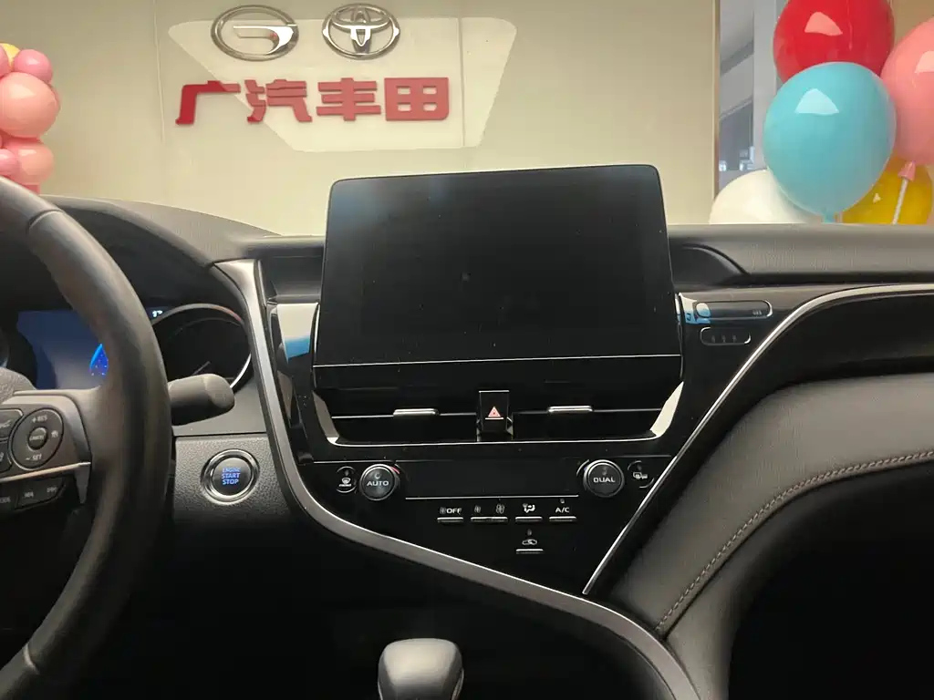 TOYOTA CAMRY 2023