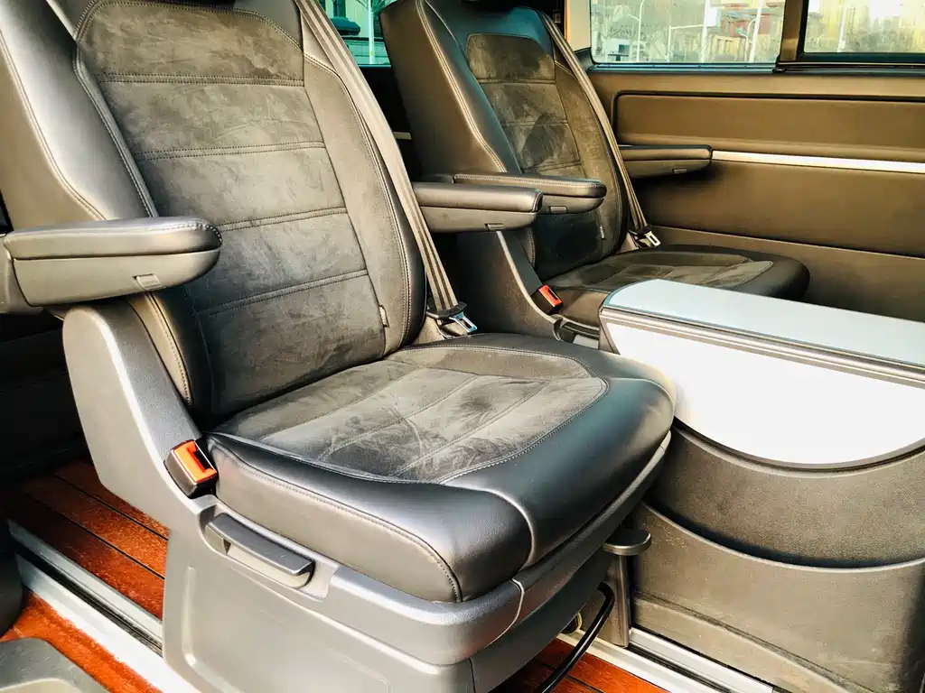 VOLKSWAGEN MULTIVAN 2018