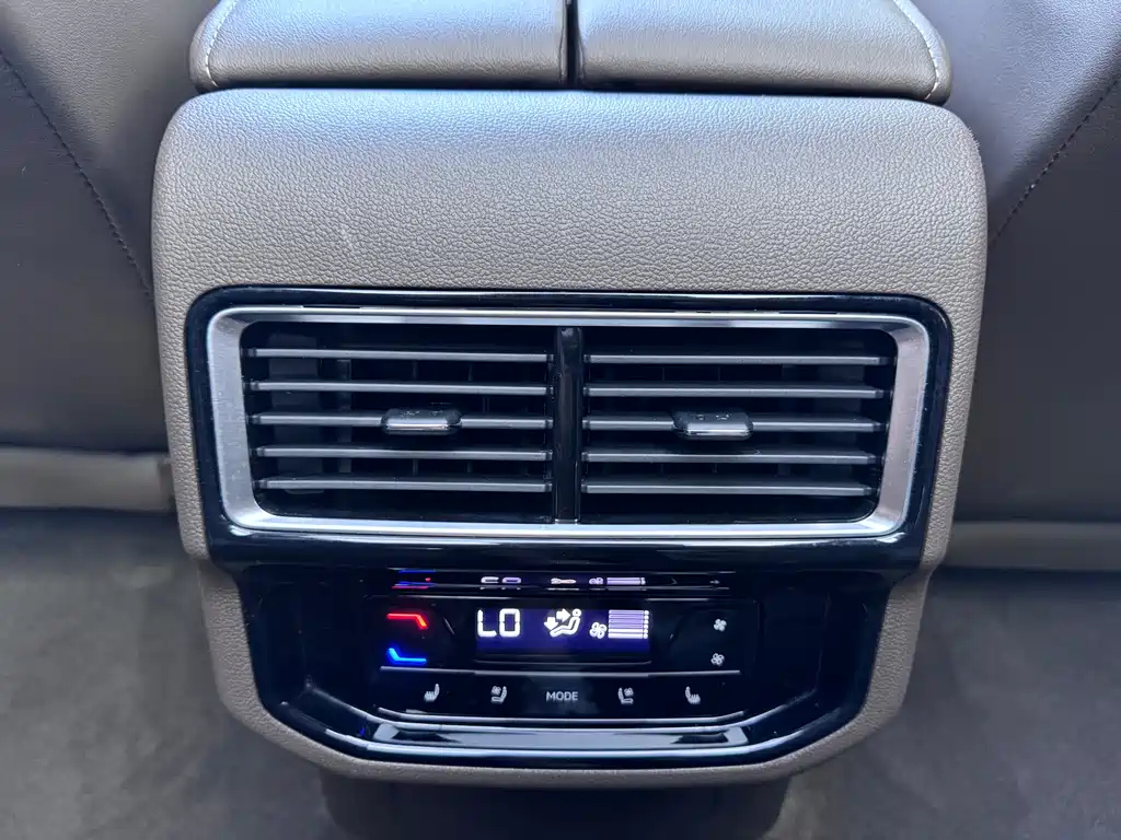 VOLKSWAGEN VILORAN 2024