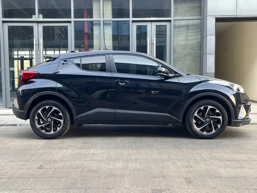TOYOTA IZOA 2021