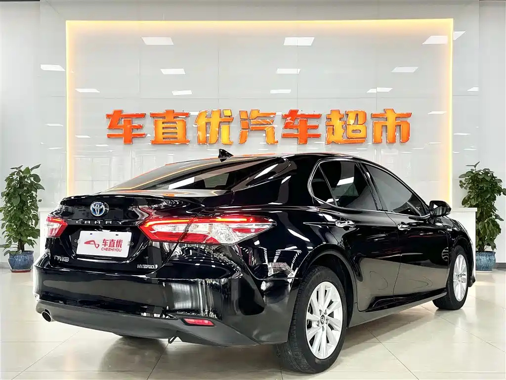 TOYOTA CAMRY 2021