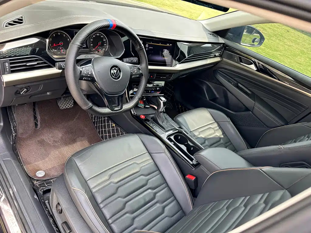 VOLKSWAGEN PASSAT 2020