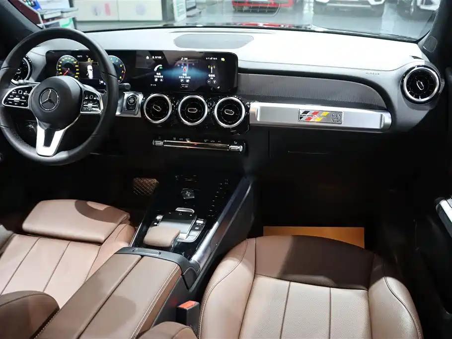 MERCEDES BENZ GLB 2023