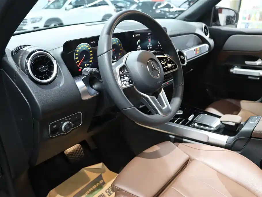 MERCEDES BENZ GLB 2023