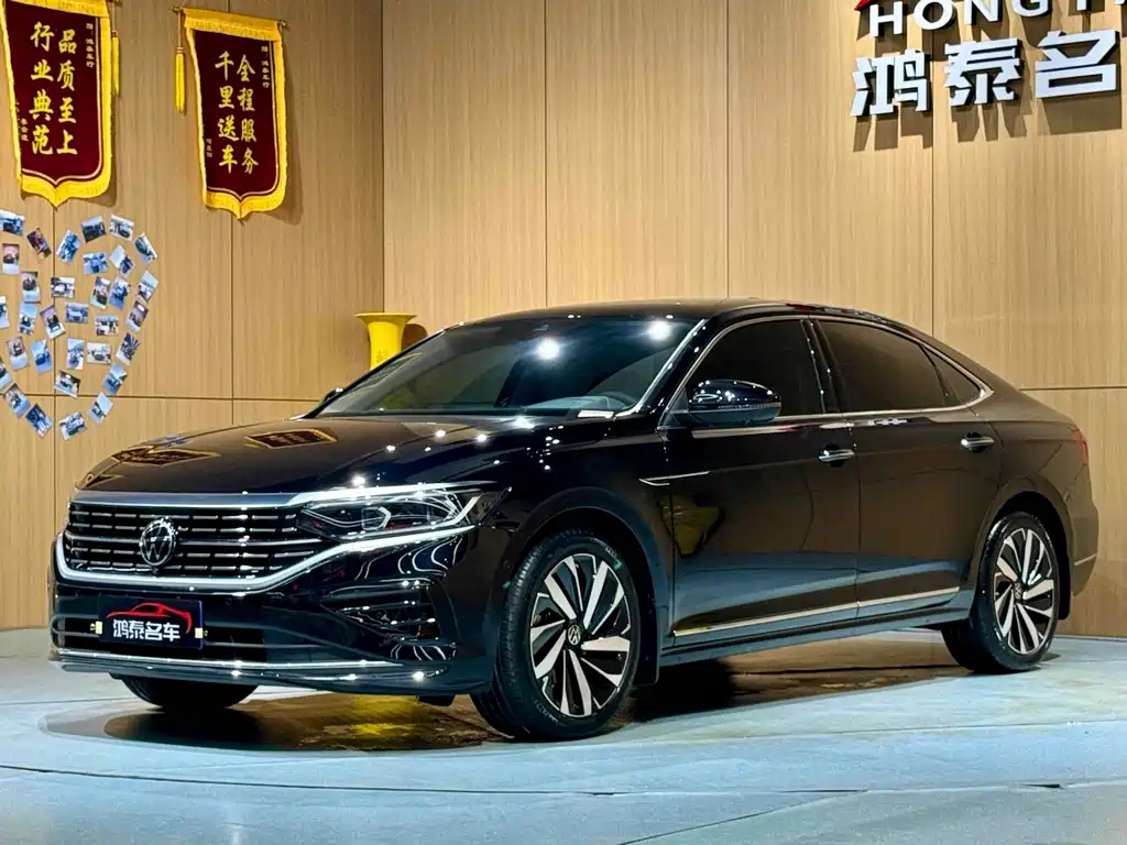 VOLKSWAGEN PASSAT 2023