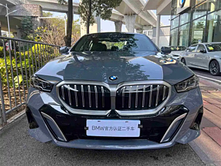 BMW 5-SERIES  2024