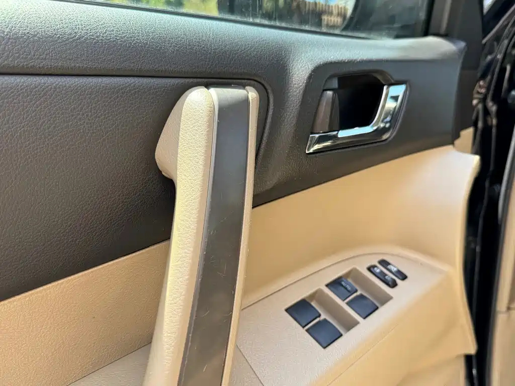 TOYOTA HIGHLANDER 2011