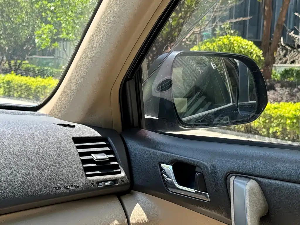 TOYOTA HIGHLANDER 2011