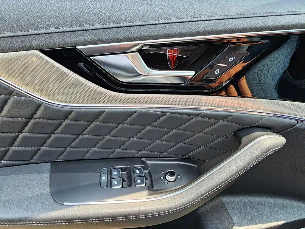 HONGQI HS5 2020