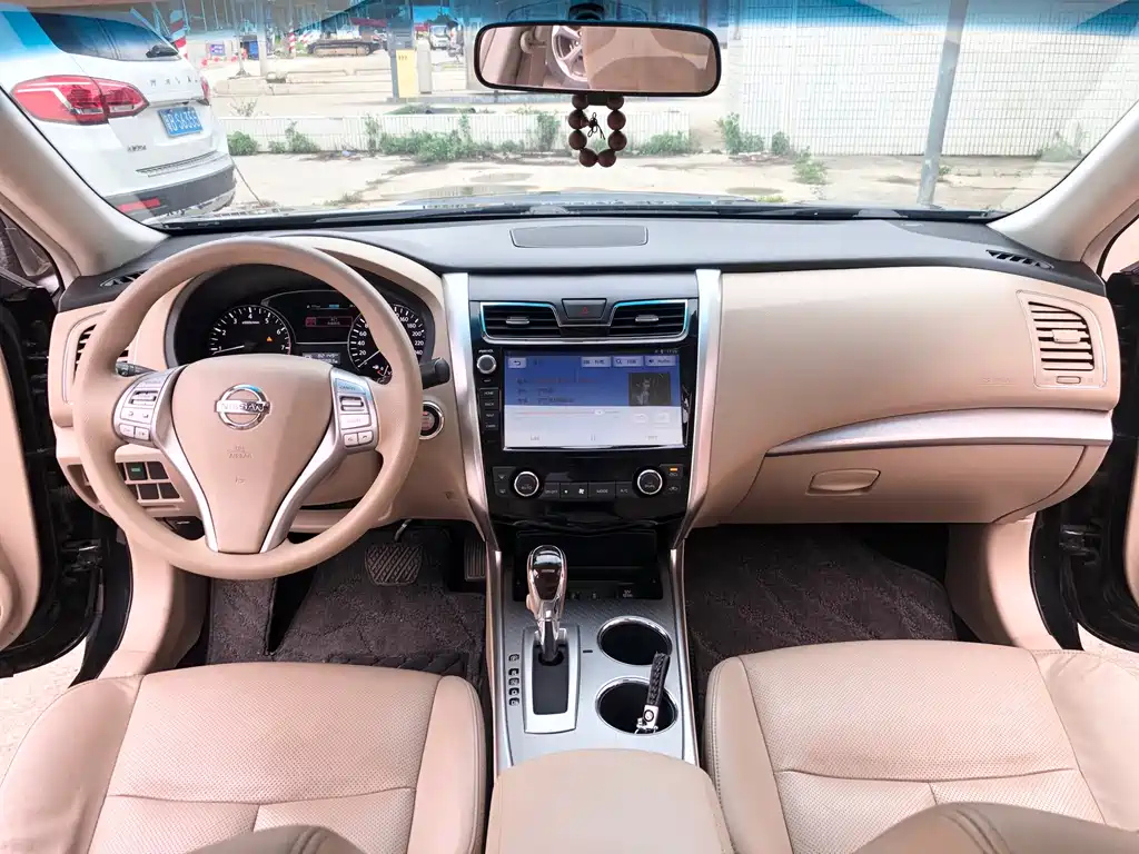 NISSAN TEANA 2018