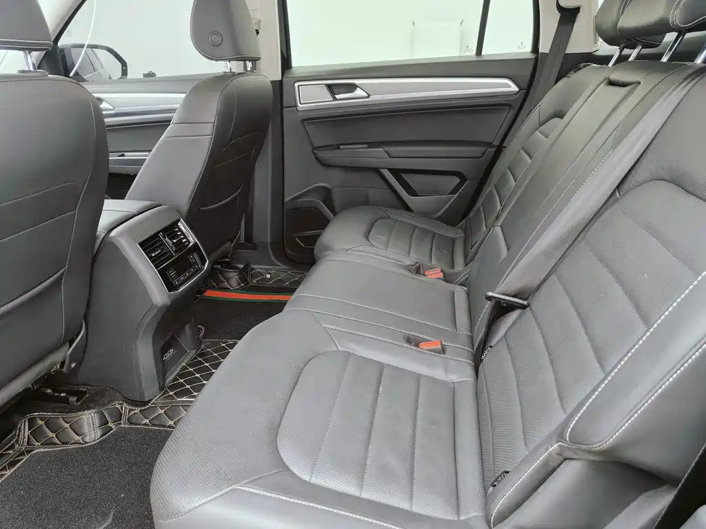 VOLKSWAGEN TOURAN 2020