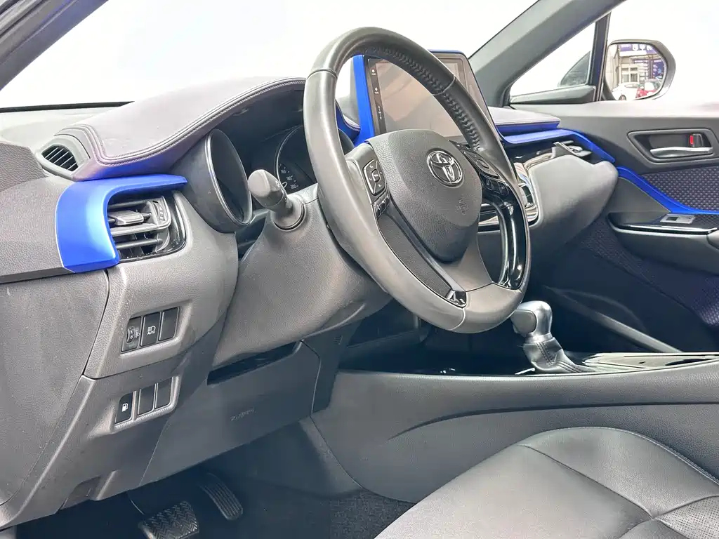 TOYOTA IZOA 2020