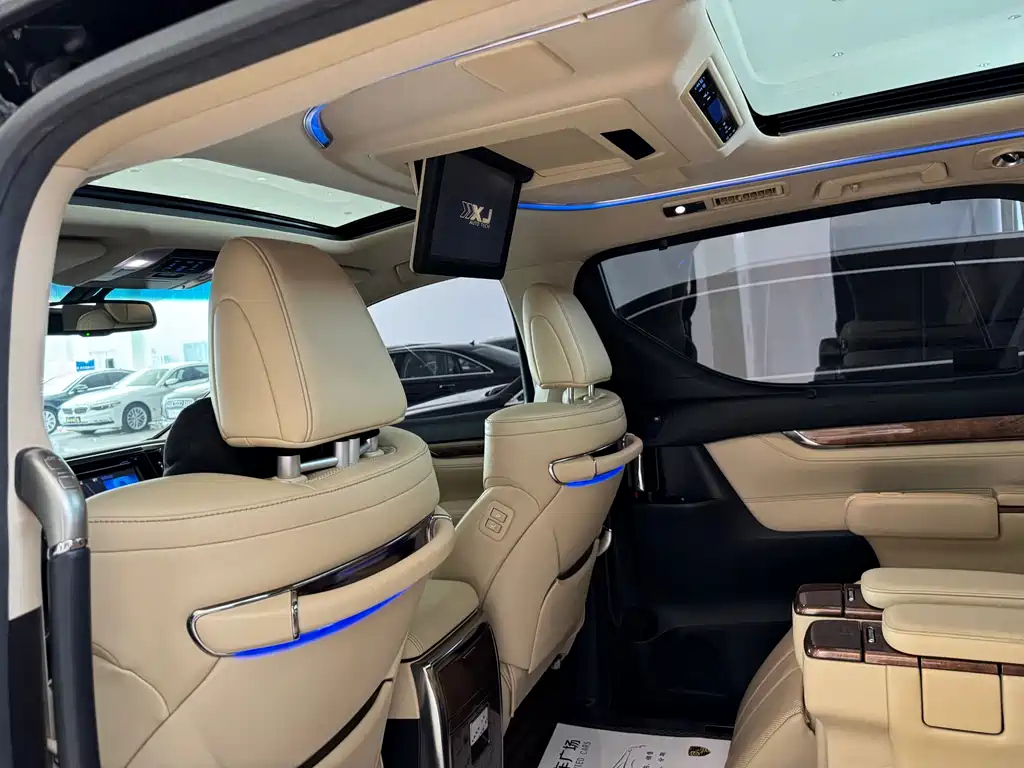 TOYOTA ALPHARD 2018