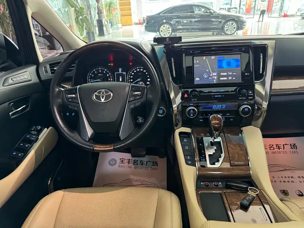 TOYOTA ALPHARD 2018