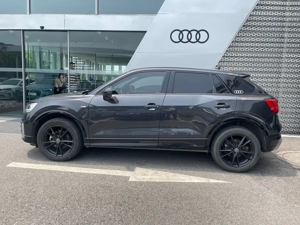 AUDI Q2L 2021
