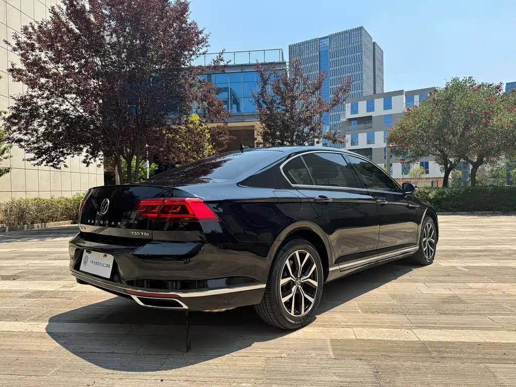 VOLKSWAGEN MAGOTAN 2021