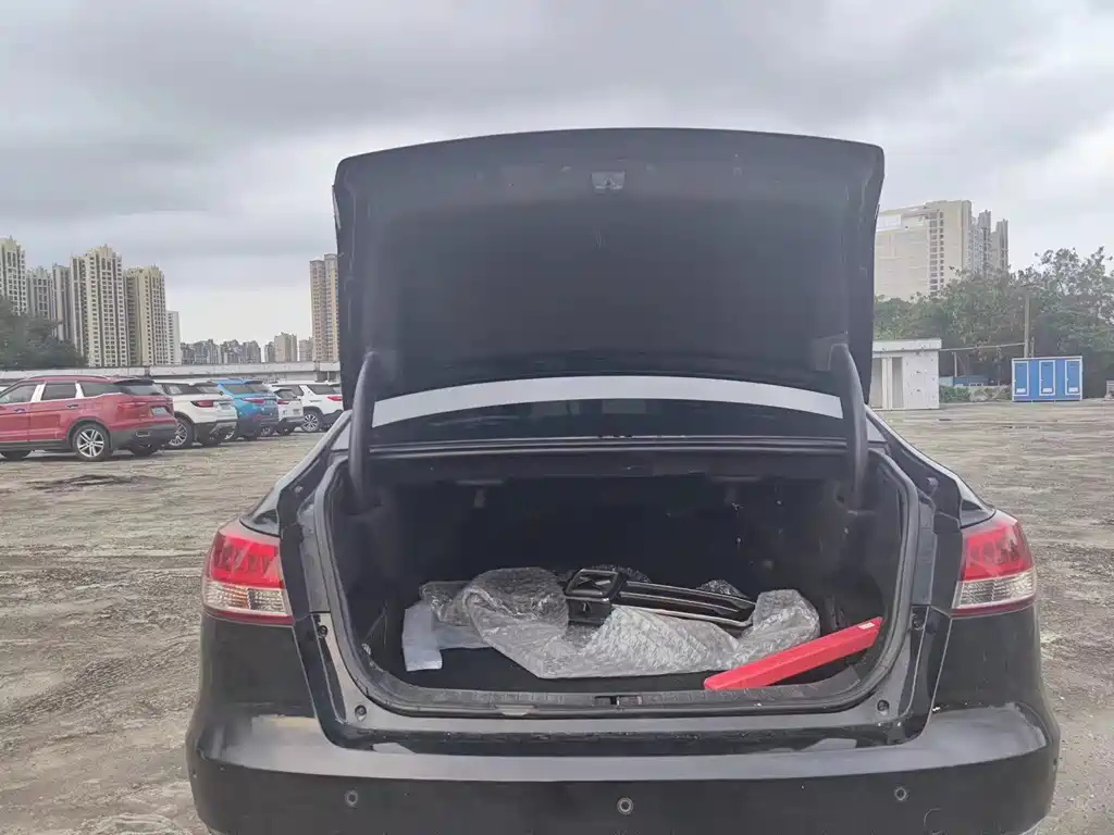 ZOTYE Z700 2017