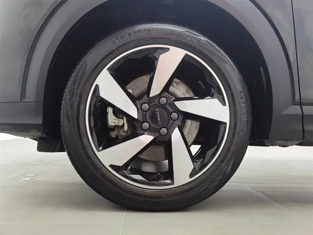 LYNK&CO 06 2021