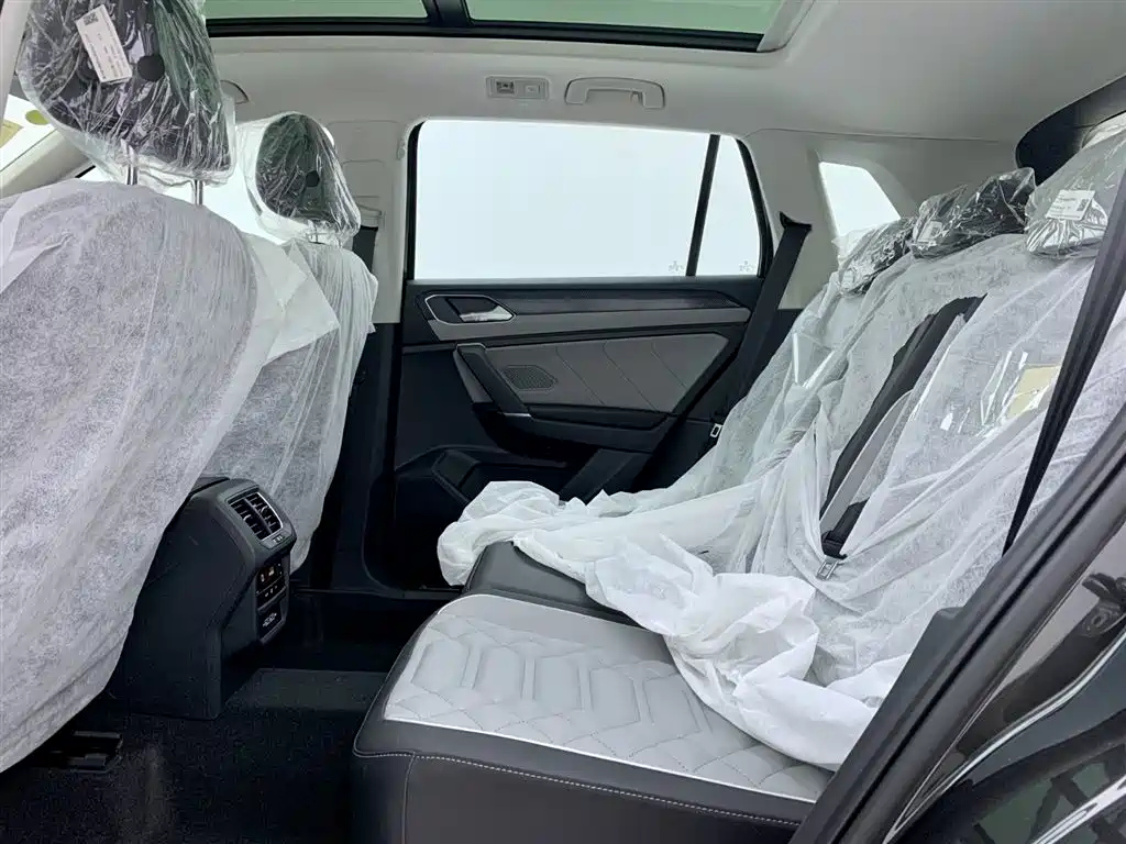 VOLKSWAGEN TAYRON 2023