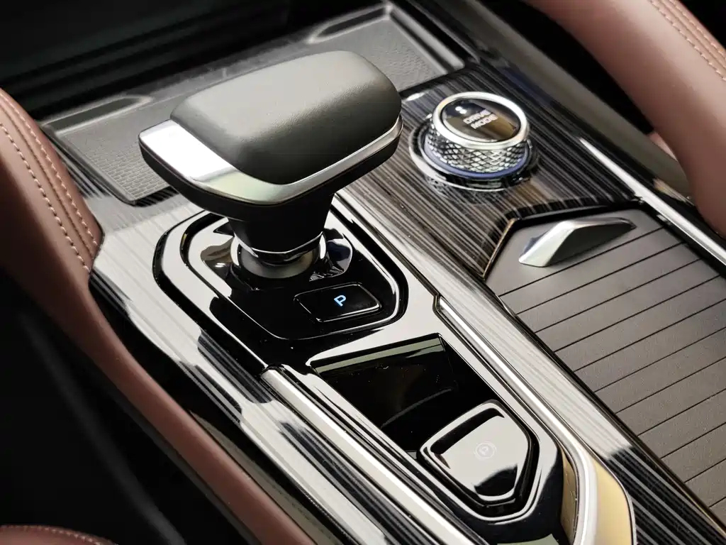 GEELY AUTO MONJARO 2022