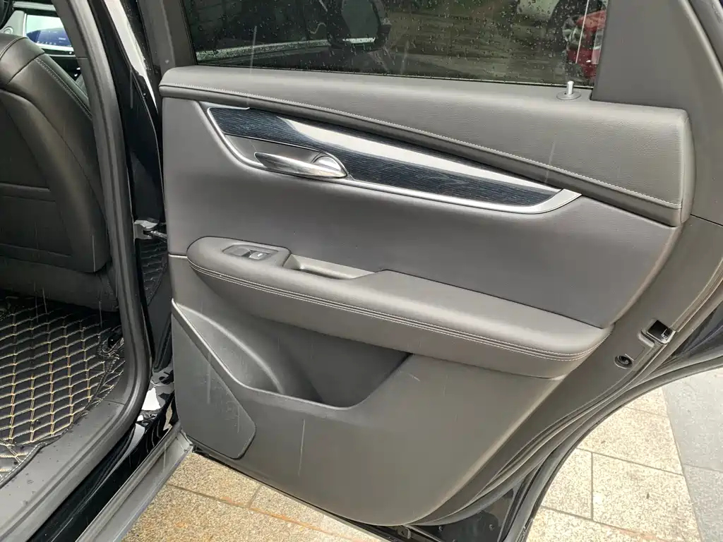CADILLAC XT5 2024